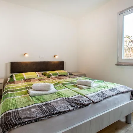 1 Bedroom In 아파트 *