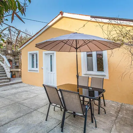 1 Bedroom Beautiful Apartment In Piran Apartamento